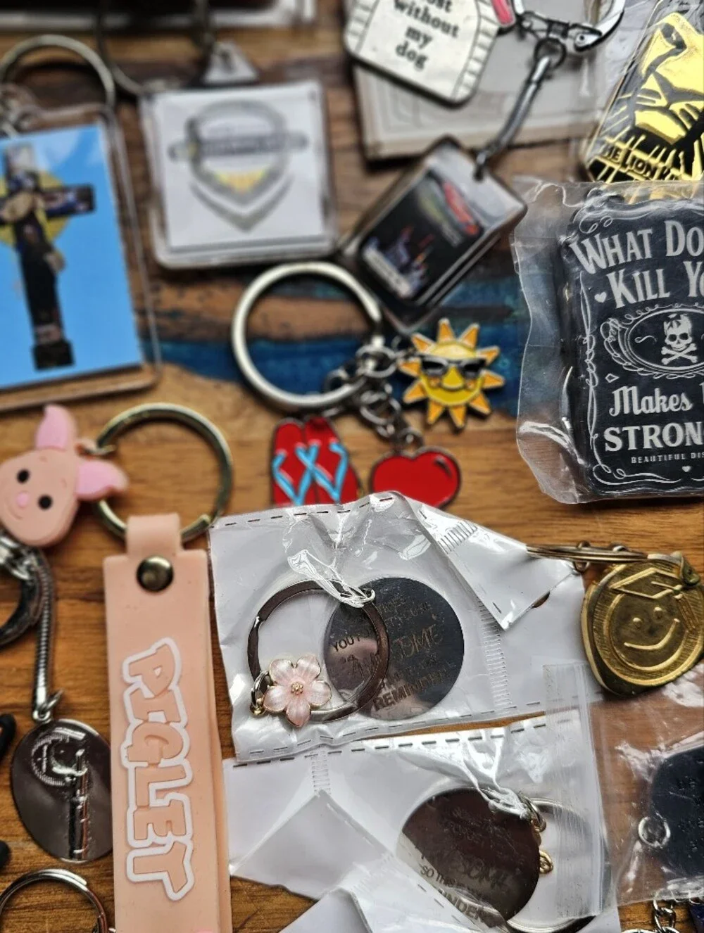 N/A 44 keychains